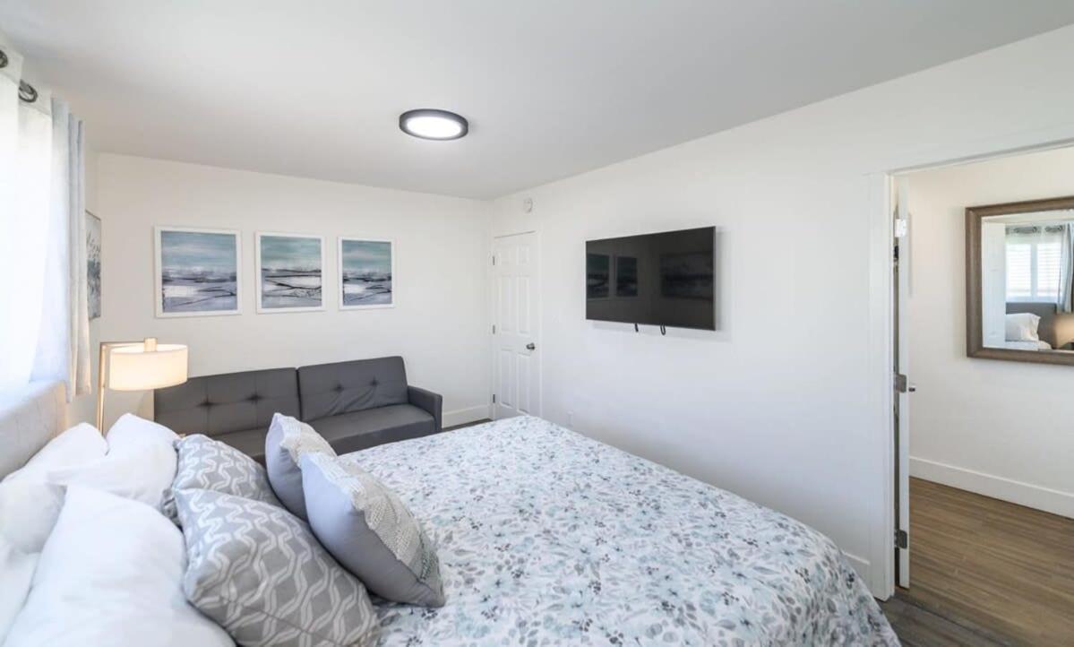 Spacious Disneyland 5 Bedroom 4 Bath House With Game Room อนาไฮม์ ภายนอก รูปภาพ