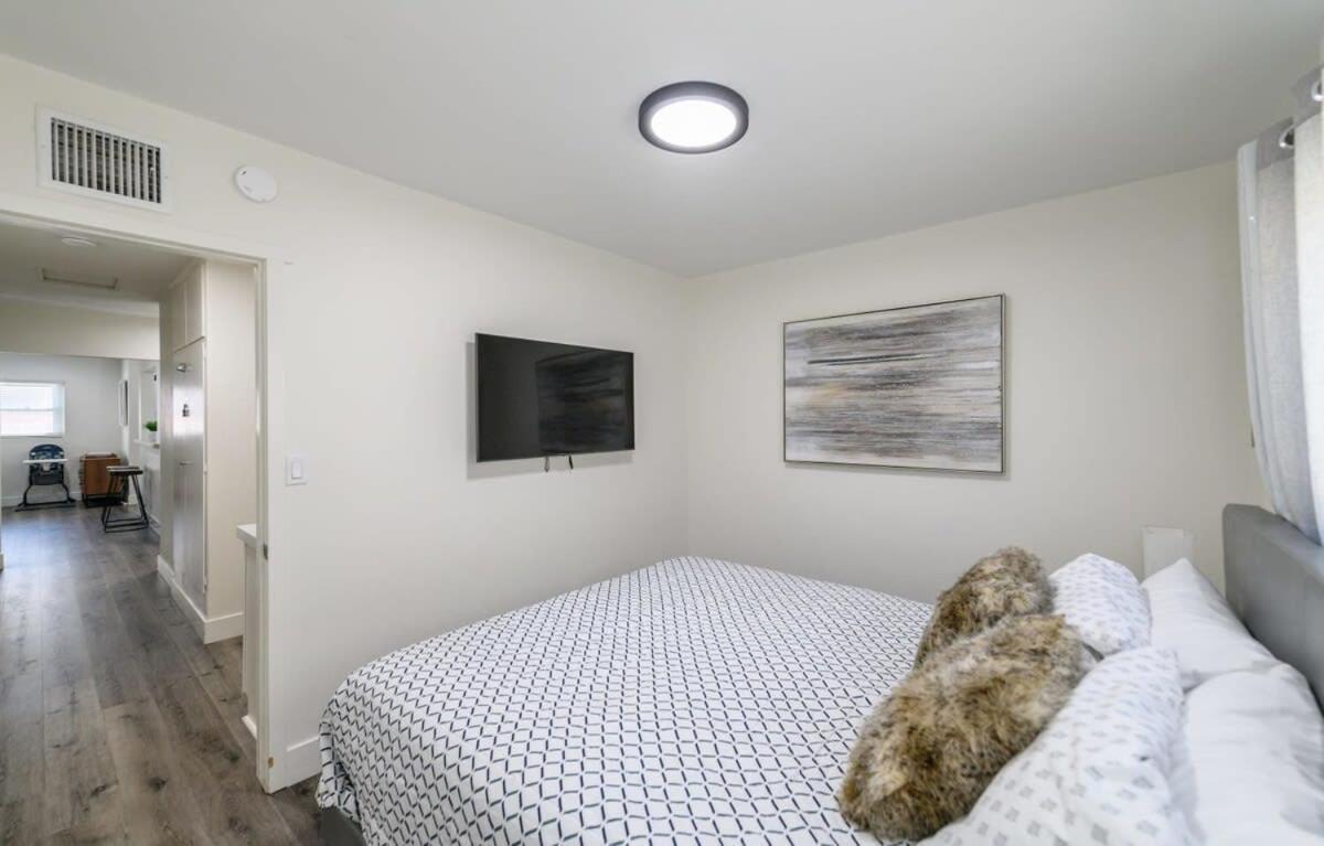 Spacious Disneyland 5 Bedroom 4 Bath House With Game Room อนาไฮม์ ภายนอก รูปภาพ